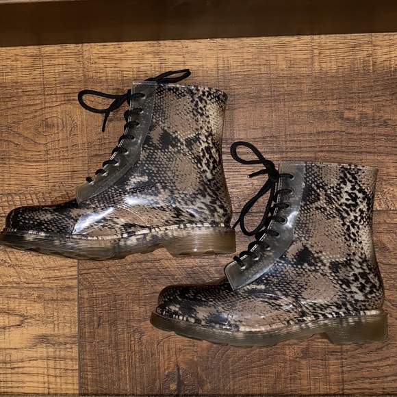 QUPID Jelly Python Lace Up Combat Moto Waterproof Boots “Dr. Marten-Inspired” - Picture 8 of 12